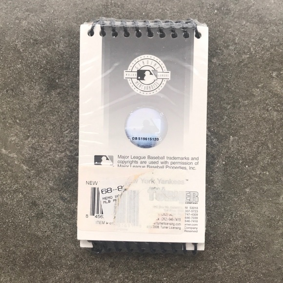 Yankees Notepad & Pencil Set - Picture 2 of 4